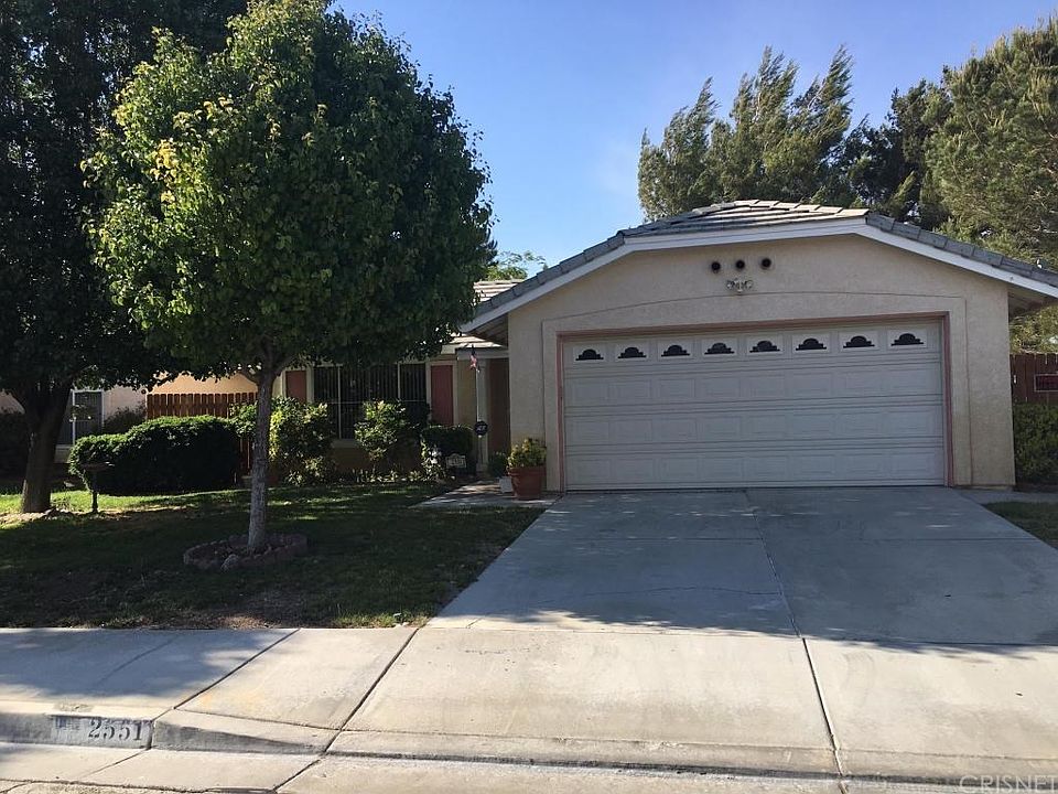 2nd image of 2551 W Lingard St