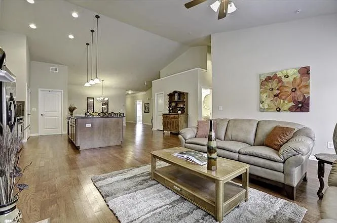 2 bed, 2.5 bath, 1888 sqft, $2,500 — Photo 3