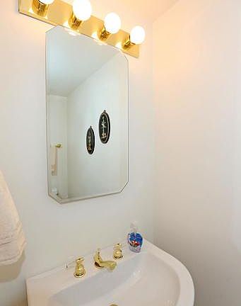 3rd image of 5809 Nicholson Ln APT 605