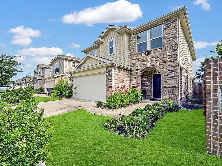 16502 Live Oak Canyon Dr — Photo 3