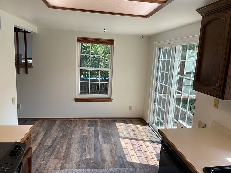 10268 Julian Ct — Photo 17