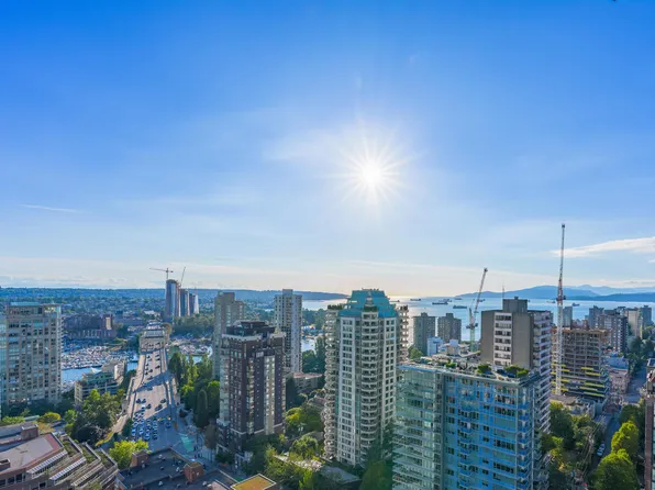 1289 Hornby St #2701, Vancouver, BC V6Z 2H7