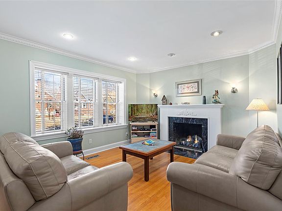 5th image of 6032 Oleatha Ave