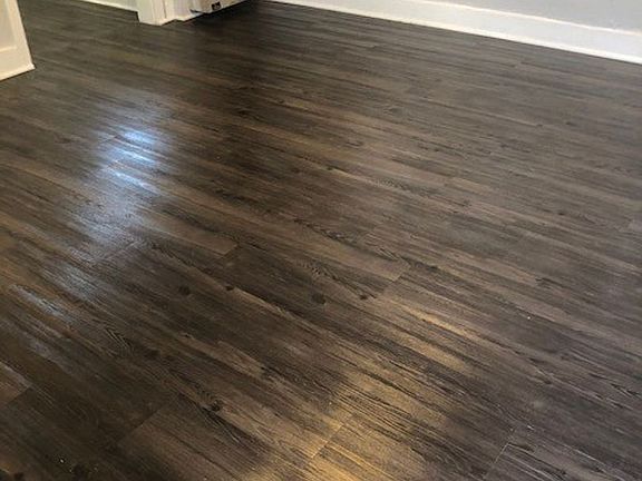3rd image of 2472 Linden Ave