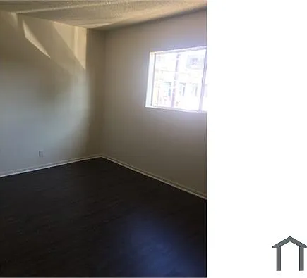 1016 W 85th St #3 — Photo 5