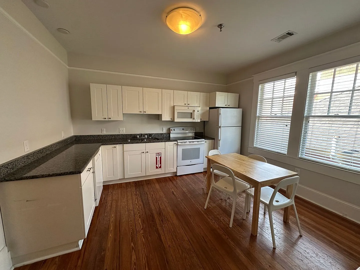 2 bed, 2.0 bath, 1500 sqft, $1,750 — Photo 3