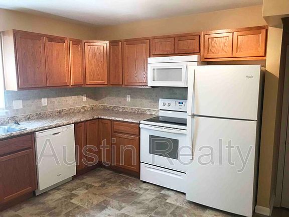 3rd image of 830 Florland Dr