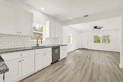 7926 Hudson St — Photo 10
