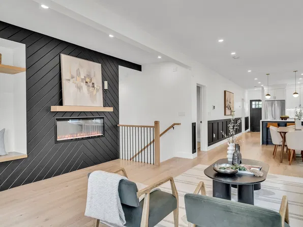 17 College Hill Rd #1, Somerville, MA 02144