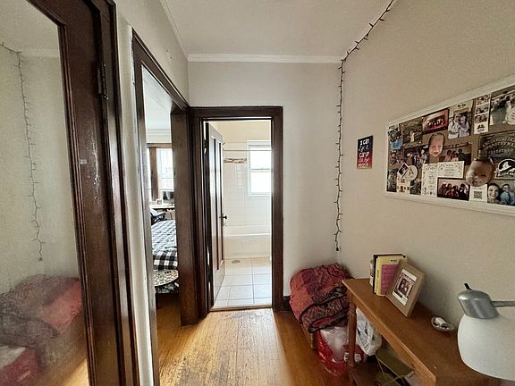5th image of 3815 N Greenview Ave #3821-2W