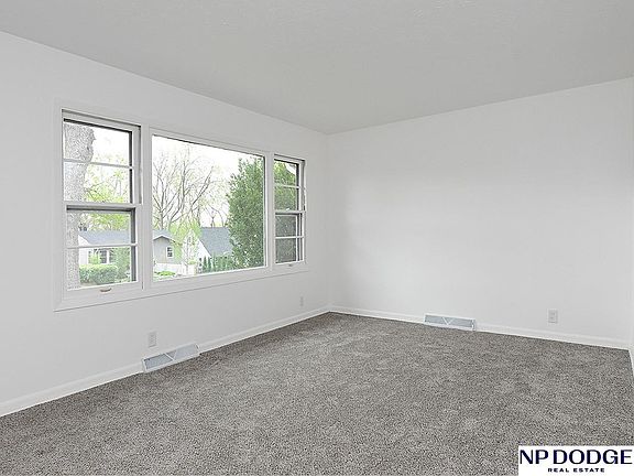 4th image of 5020 S 80th St