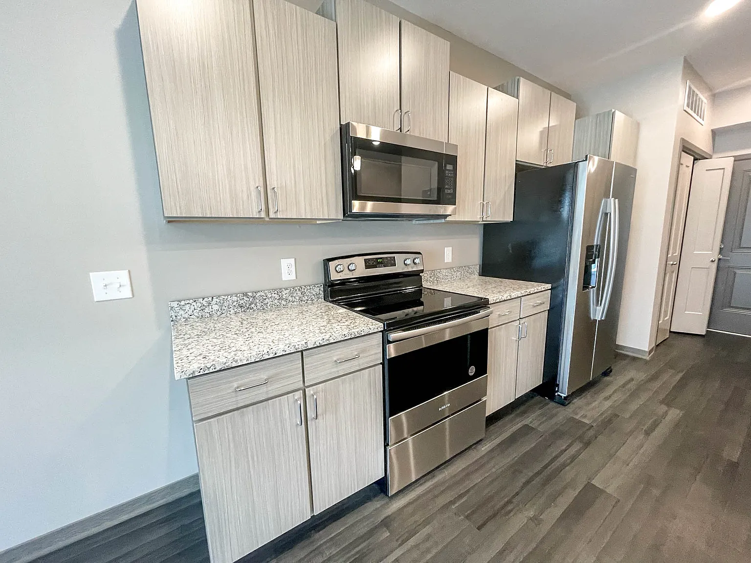 2 bed, 2.5 bath, 1240 sqft, $1,695 — Photo 4
