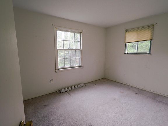 5th image of 724C Garland Cir