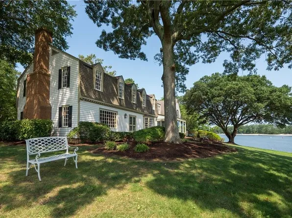 1512 McCullough Ln, Virginia Beach, VA 23454