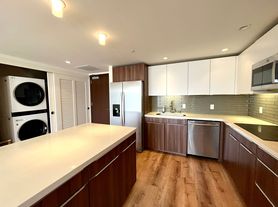 888 Kapiolani Blvd