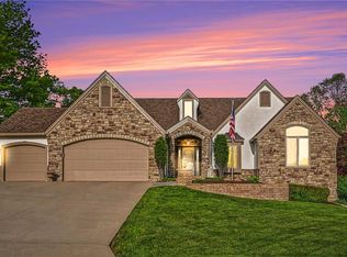 527 Canyon Dr, Lawrence, KS 66049