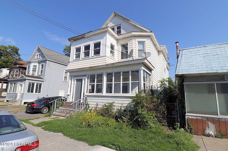 2nd image of 379 2nd Avenue