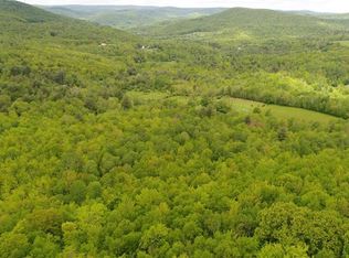 214 E Hollow Rd, Petersburg, NY 12138