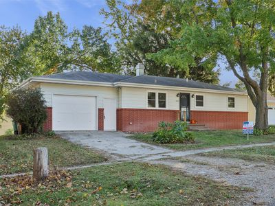 402 S Main St, Prairie City, IA, 50228
