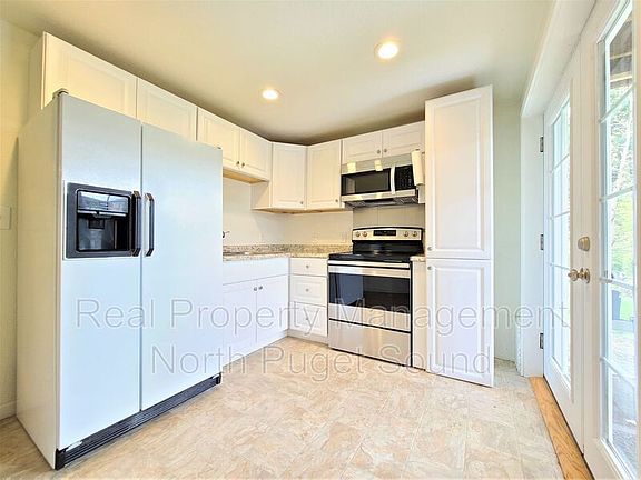 2nd image of 6005 McDougall Ave Unit B-1/2