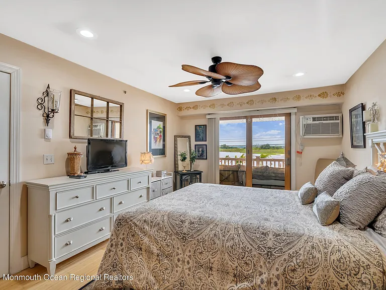 1340 Ocean Ave #62 — Photo 29