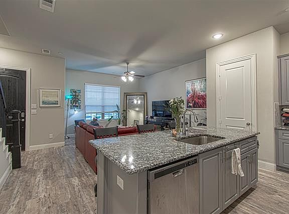 4th image of 8067 Snowmass Dr