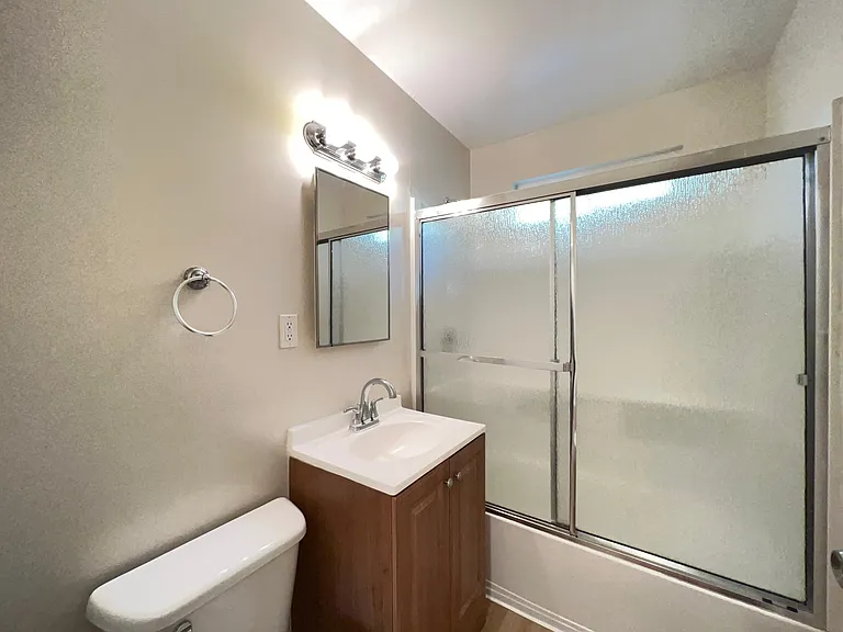 824 Adams St — Photo 7