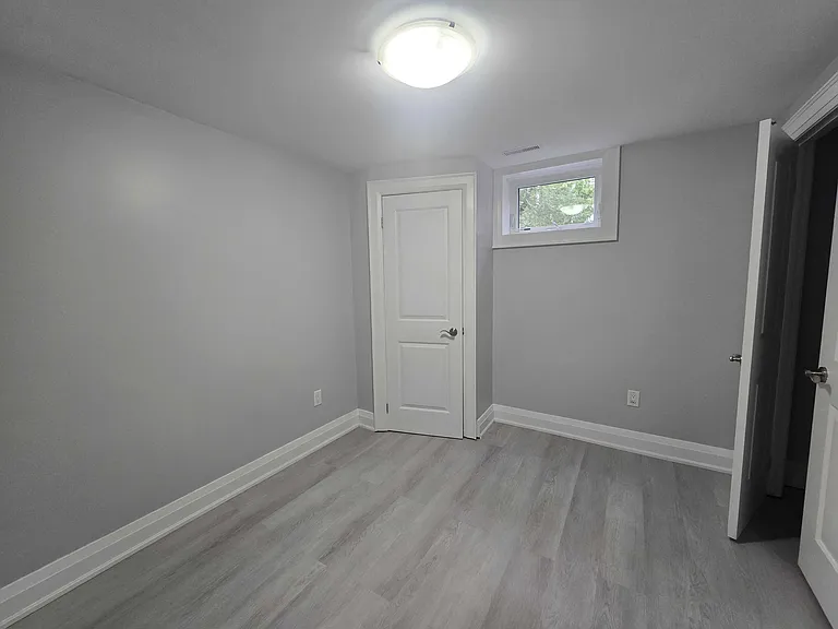 66 Greenfield Dr #BASEMENT — Photo 11