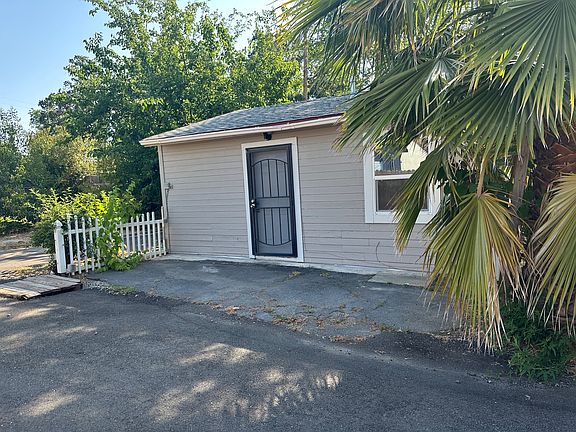 2nd image of 1216 Los Robles Blvd