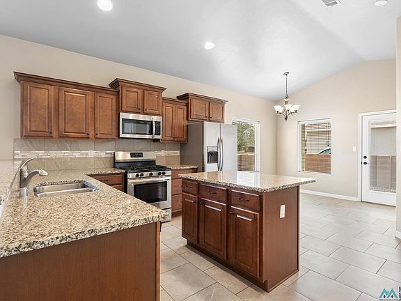 3rd image of 1007 Solomons Ct