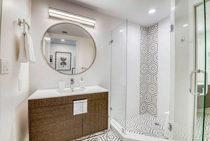 570 Ocean Dr #601 — Photo 21