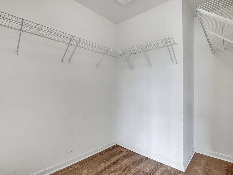 21639 Kings Crossing Ter — Photo 17