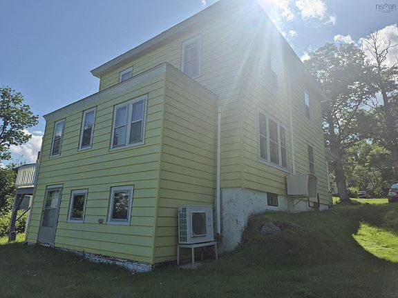 4th image of 650 Main St