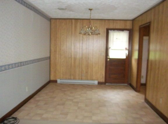 2nd image of 205 Valley St