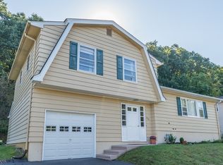 250 Crescent Rd, Wanaque, NJ 07465