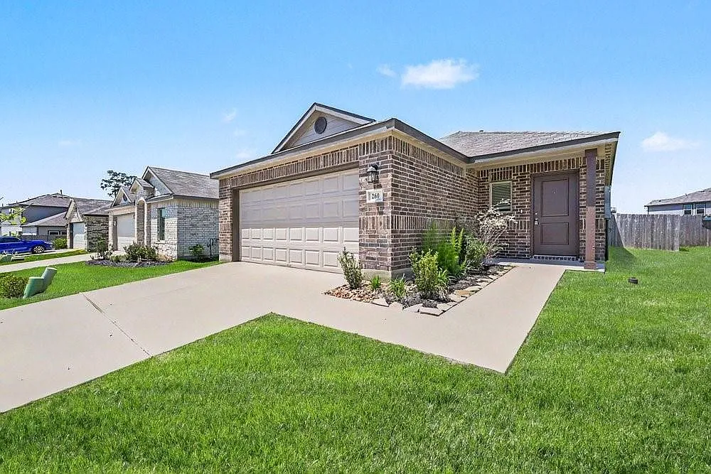 3 bed, 2.0 bath, $1,975 — Photo 1