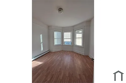 622 Agar St Photo 1