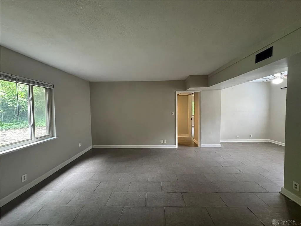 Building Photo - 2366 S Patterson Blvd #5