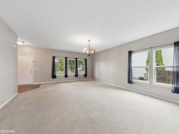5th image of 412 Clearview Ln