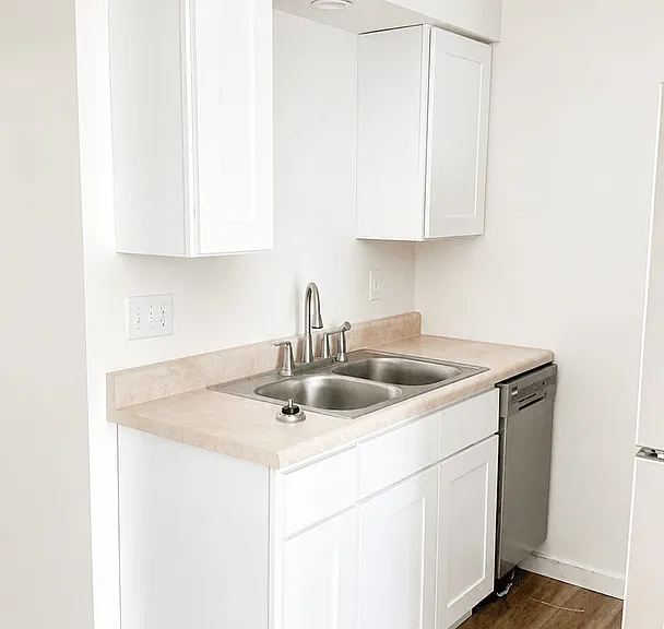 1204 Wesley Ave — Photo 10