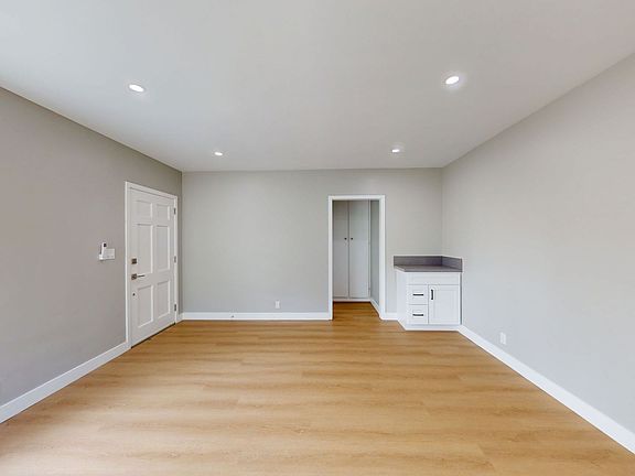 3rd image of 865-875 N Madison Ave #867