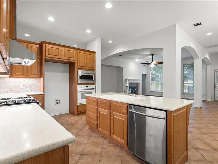 2127 Clear Lake Pl — Photo 7