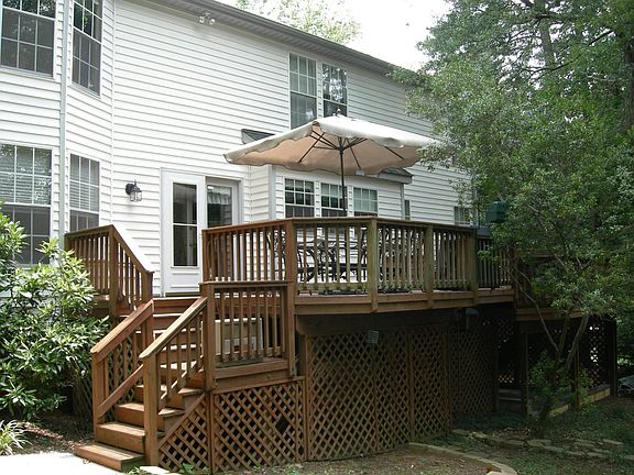Large 2-story deck
