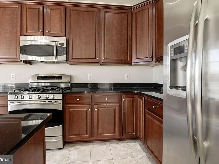 25442 Hopton House Ter — Photo 7