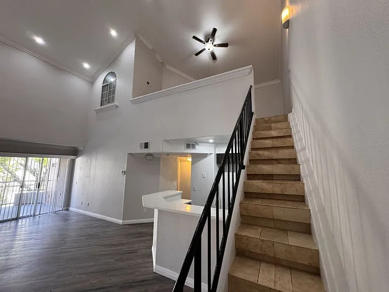 Alcantara Home Apts — Photo 90