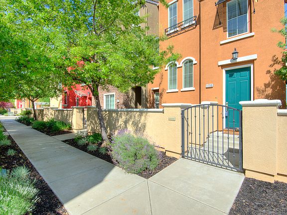 2nd image of 1733 Camino Real Way