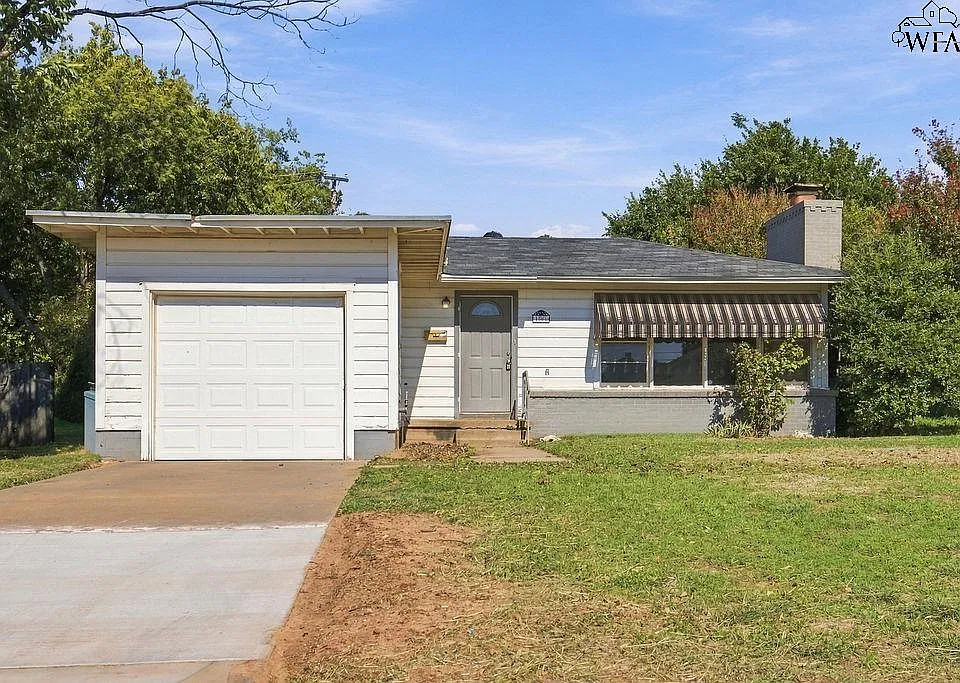 1566 Carol Ln