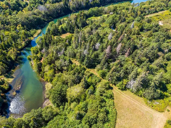 283 Dentremont Rd, Meteghan River, NS B0W 2L0