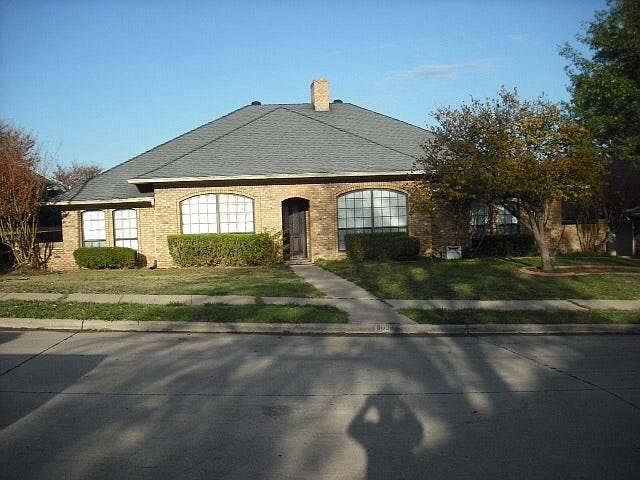 2nd image of 3006 Club Hill Dr