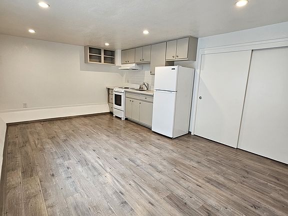 3rd image of 506 2nd Ave